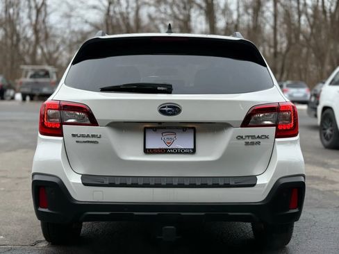 Used 2018 Subaru Outback 3.6R Touring w/ Popular Package #3 image 5