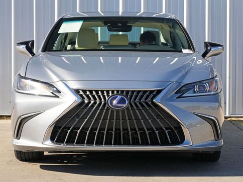 Used 2022 Lexus ES 300h w/ Premium Package image 6