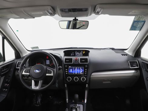 Used 2018 Subaru Forester 2.5i Premium w/ All-Weather Package image 13