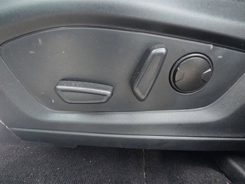 Used 2020 Ford Explorer XLT w/ Equipment Group 202A image 24