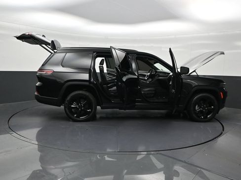 Used 2025 Jeep Grand Cherokee L Limited w/ Luxury Tech Group II RWD image 33
