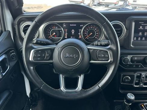 Used 2018 Jeep Wrangler Unlimited Sahara image 13