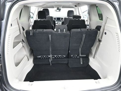 Used 2023 Chrysler Voyager LX FWD image 17