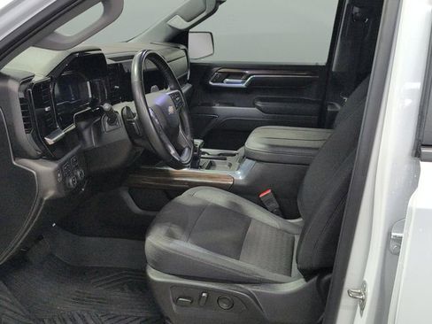 Used 2024 Chevrolet Silverado 1500 LT AWD/4WD image 8