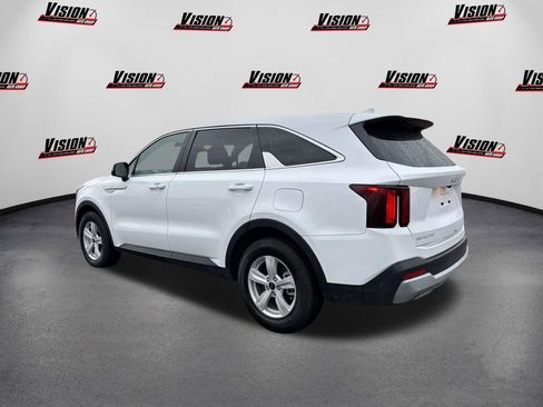 Certified 2025 Kia Sorento LX image 7