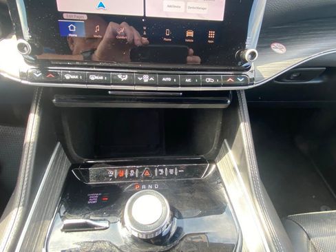 Used 2023 Jeep Wagoneer Series II image 17