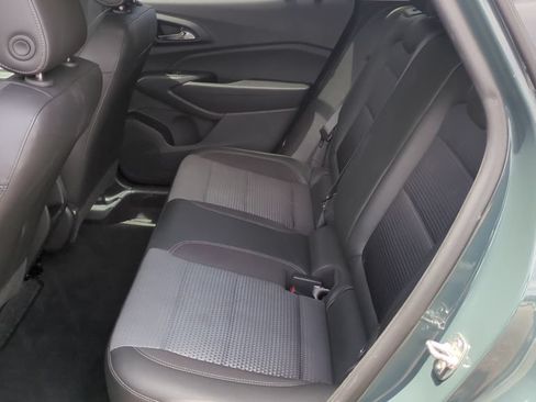 Used 2025 Chevrolet Trax LT FWD image 13