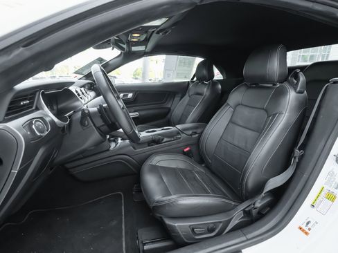 Used 2022 Ford Mustang GT Premium w/ Equipment Group 401A image 17