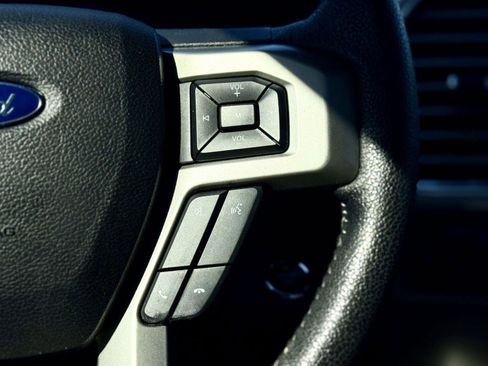 Used 2015 Ford F150 Lariat w/ Equipment Group 502A Luxury AWD/4WD image 18