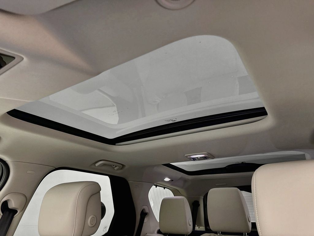 New 2026 Land Rover Discovery Dynamic SE AWD/4WD image 22
