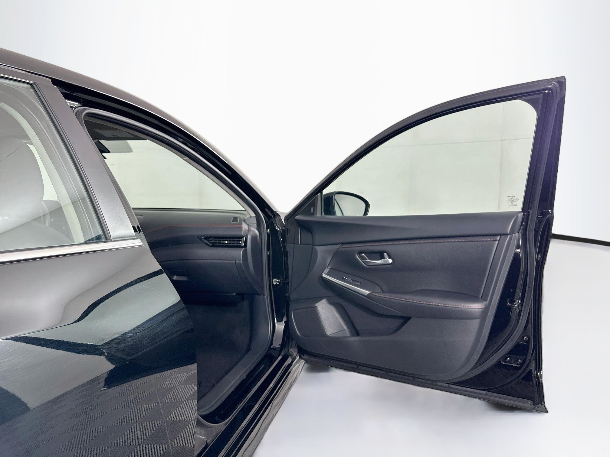 Used 2025 Nissan Sentra SR w/ Midnight Edition FWD image 30