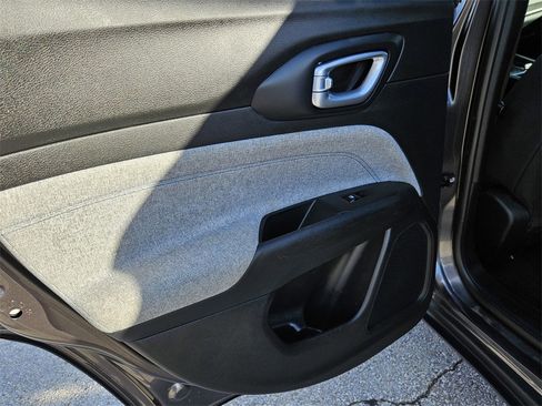 Used 2023 Jeep Compass Sport image 24