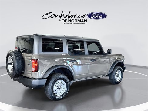 New 2025 Ford Bronco 4-Door image 9
