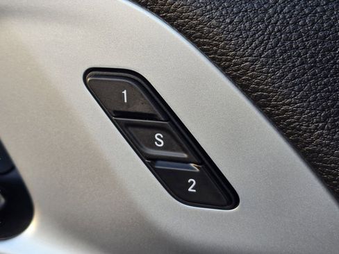 Used 2026 Chrysler Pacifica Limited image 17