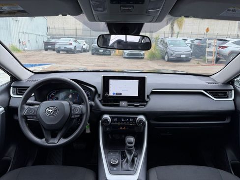 Used 2025 Toyota RAV4 LE image 32