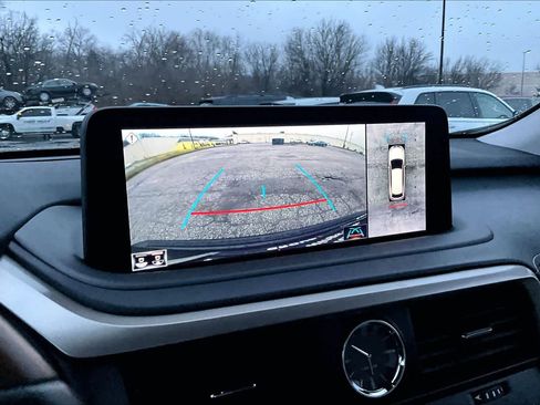 Used 2021 Lexus RX 350L Premium w/ Premium Package image 26