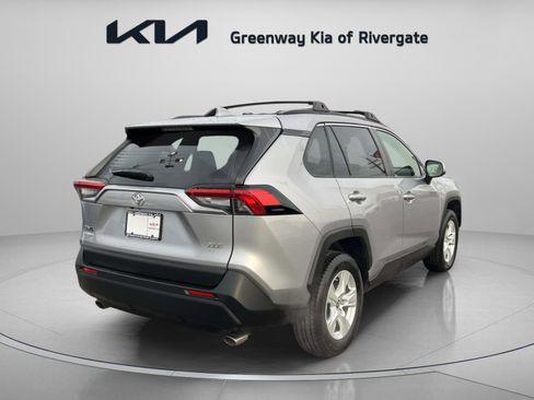 Used 2019 Toyota RAV4 XLE w/ Phone Cable & Charge Package image 7