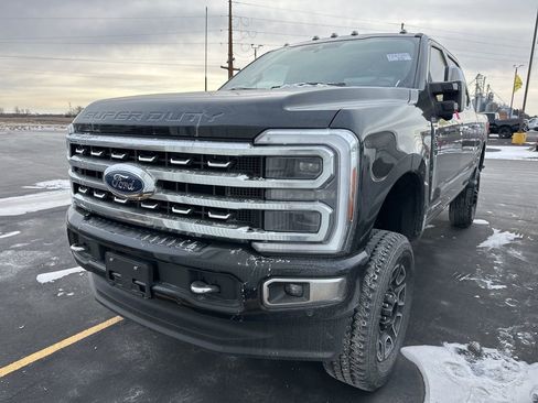Used 2024 Ford F350 Platinum w/ FX4 Off-Road Package image 18