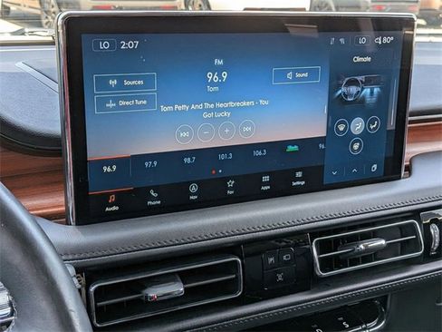 Used 2022 Lincoln Nautilus Reserve image 23