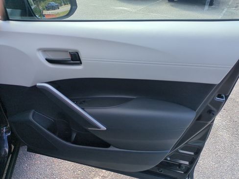 Certified 2026 Toyota Corolla Cross LE FWD image 32