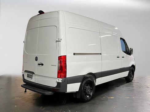 Used 2026 Mercedes-Benz Sprinter 2500 image 3