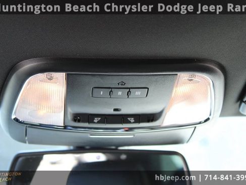 Used 2022 Dodge Charger SRT Hellcat w/ SRT Black Package image 18