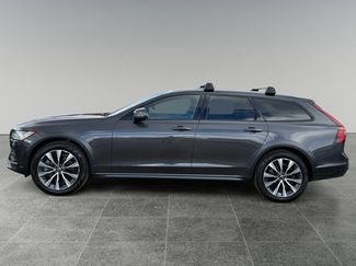Used 2024 Volvo V90 B6 Cross Country Plus w/ Protection Package Premier video 2