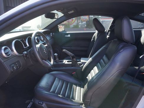 Used 2009 Ford Mustang Shelby GT500 RWD image 3