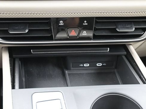 Used 2024 Volkswagen Atlas SE AWD/4WD image 20