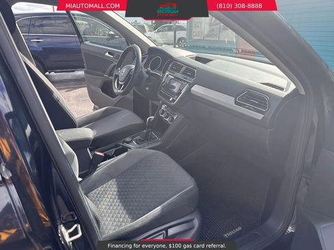 Used 2018 Volkswagen Tiguan S image 17