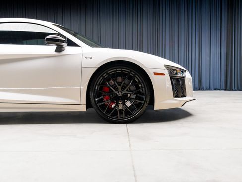 Used 2018 Audi R8 V10 w/ 20" Wheel Package RWD image 29