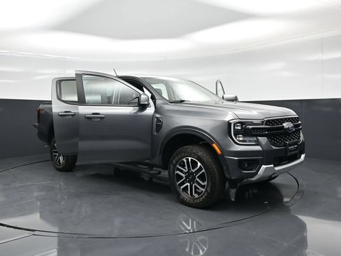 Used 2024 Ford Ranger Lariat w/ FX4 Off-Road Package AWD/4WD image 17