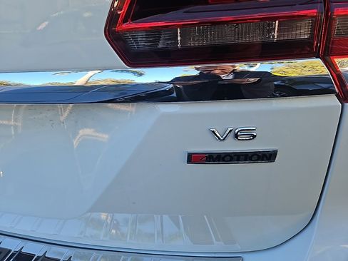 Used 2019 Volkswagen Atlas SEL Premium image 7