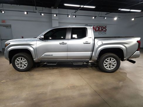 New 2026 Toyota Tacoma SR5 AWD/4WD image 4