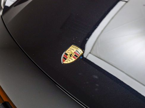 Certified 2025 Porsche Macan 4S Electric AWD/4WD image 12