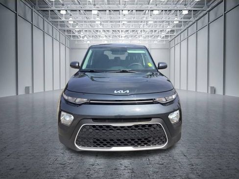 Used 2022 Kia Soul LX FWD image 2