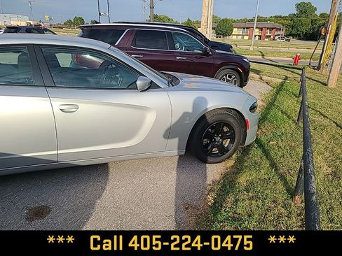 Used 2022 Dodge Charger SXT image 11