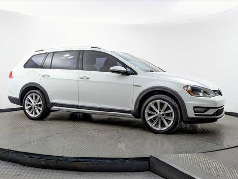 Used 2017 Volkswagen Golf Alltrack SEL image 11
