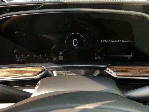 Certified 2021 Cadillac Escalade Premium Luxury image 23