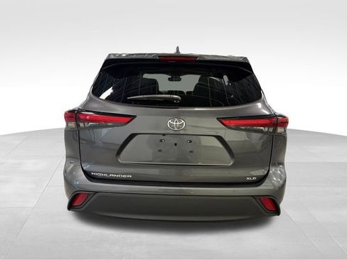 Used 2023 Toyota Highlander L image 6