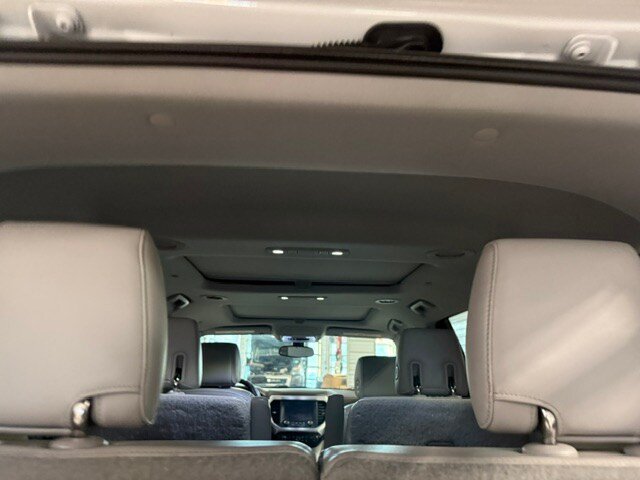 Used 2017 GMC Acadia SLT AWD/4WD image 26
