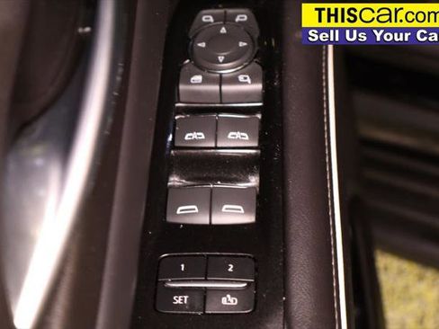 Used 2023 Cadillac Escalade Luxury RWD image 32