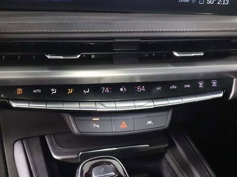 Used 2024 Cadillac XT4 Premium Luxury image 42