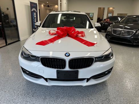 Used 2018 BMW 330i Gran Turismo xDrive image 13