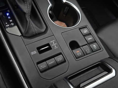 Certified 2024 Toyota Highlander XLE image 20