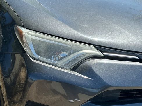 Used 2018 Toyota RAV4 XLE FWD image 8