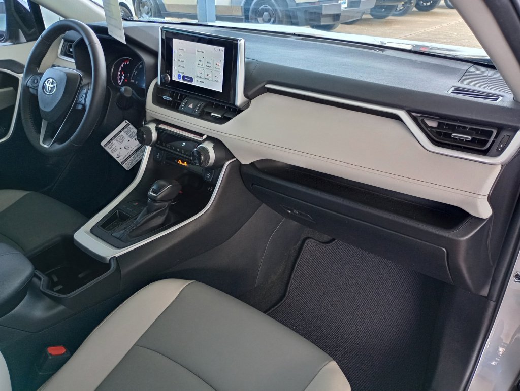 Used 2024 Toyota RAV4 XLE Premium FWD image 21