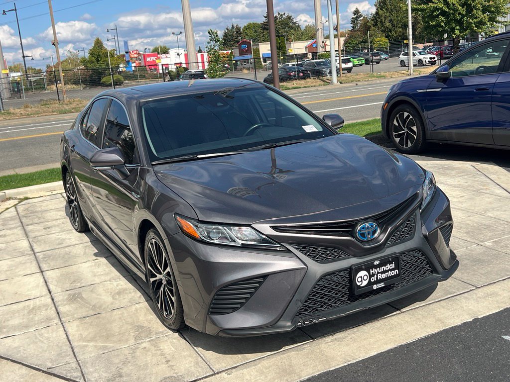 Used 2019 Toyota Camry SE w/ Audio Package FWD image 3