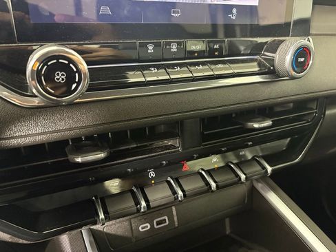 Used 2025 Chevrolet Colorado W/T w/ Advanced Trailering Package image 36