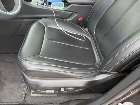 Used 2025 Jeep Grand Cherokee L Limited w/ Black Appearance Package image 8